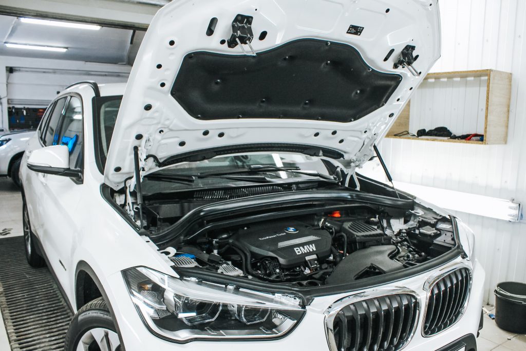 Комплексная защита от угона BMW X1 2018 года | Установка GSM Призрак 830 BT на BMW