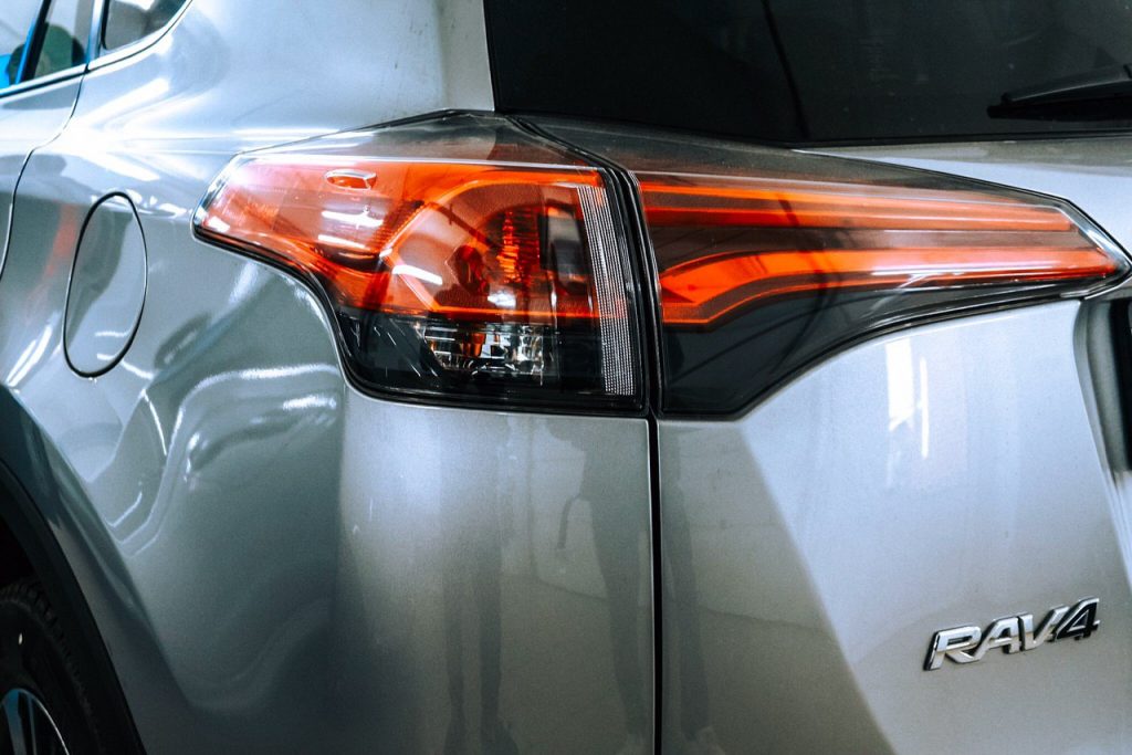 Максимальная защита от угона Toyota RAV4 2018 года | Установка Призрак 830 BT на Toyota RAV4 2018 года