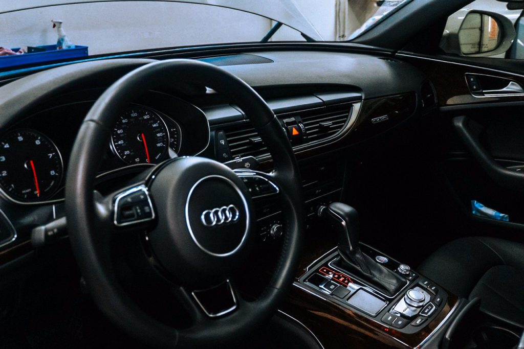 Авторская защита от угона Audi A8L | Установка Призрак 830 BT на Audi A8L