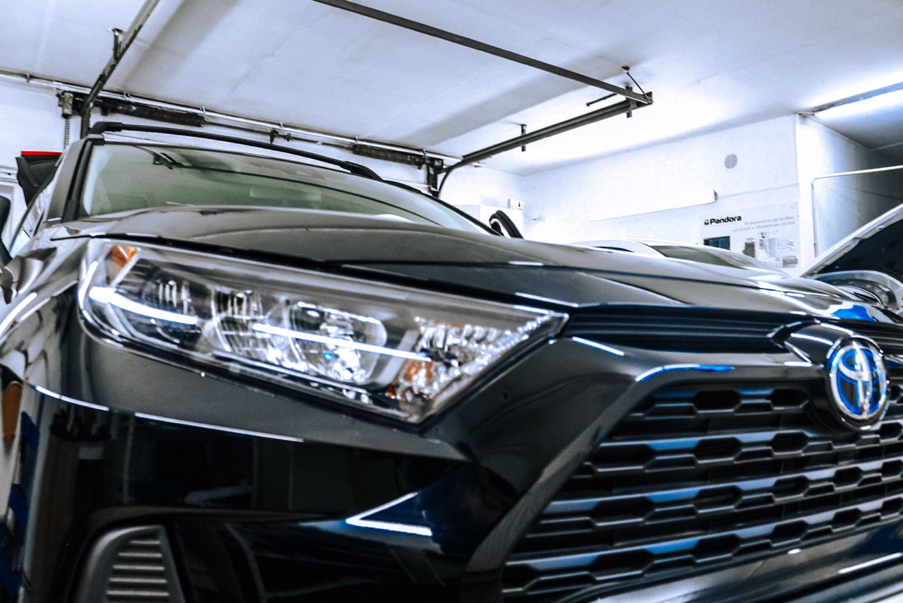 Профессиональная защита от угона Toyota RAV4 2019 | Установка Призрак 840 BT на Toyota RAV4 2019