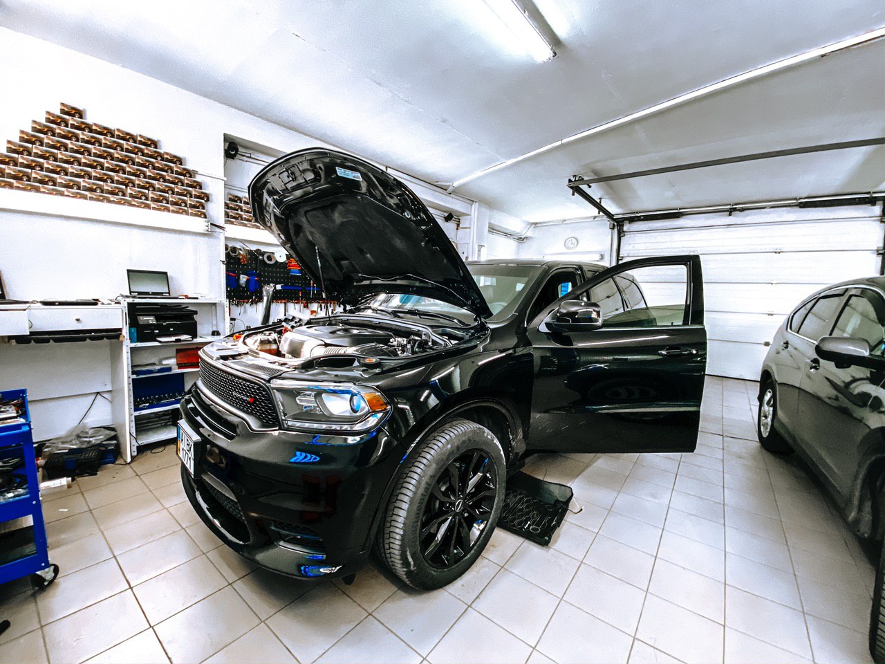 Защита от угона Dodge Durango | Установка сигнализации Призрак 830 BT на Dodge Durango