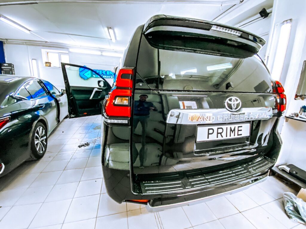Защита от угона Toyota Land Cruiser Prado | Установка сигнализации Призрак 840 BT на Toyota Land Cruiser Prado