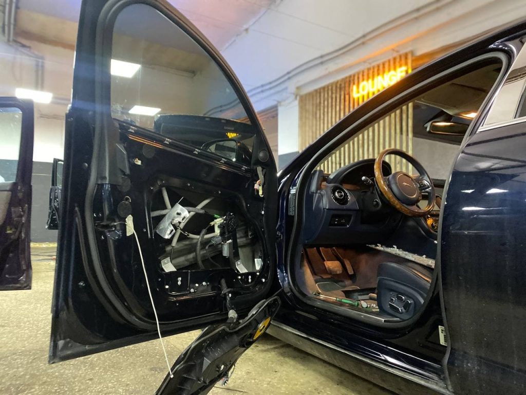 Замена замка двери Jaguar XF