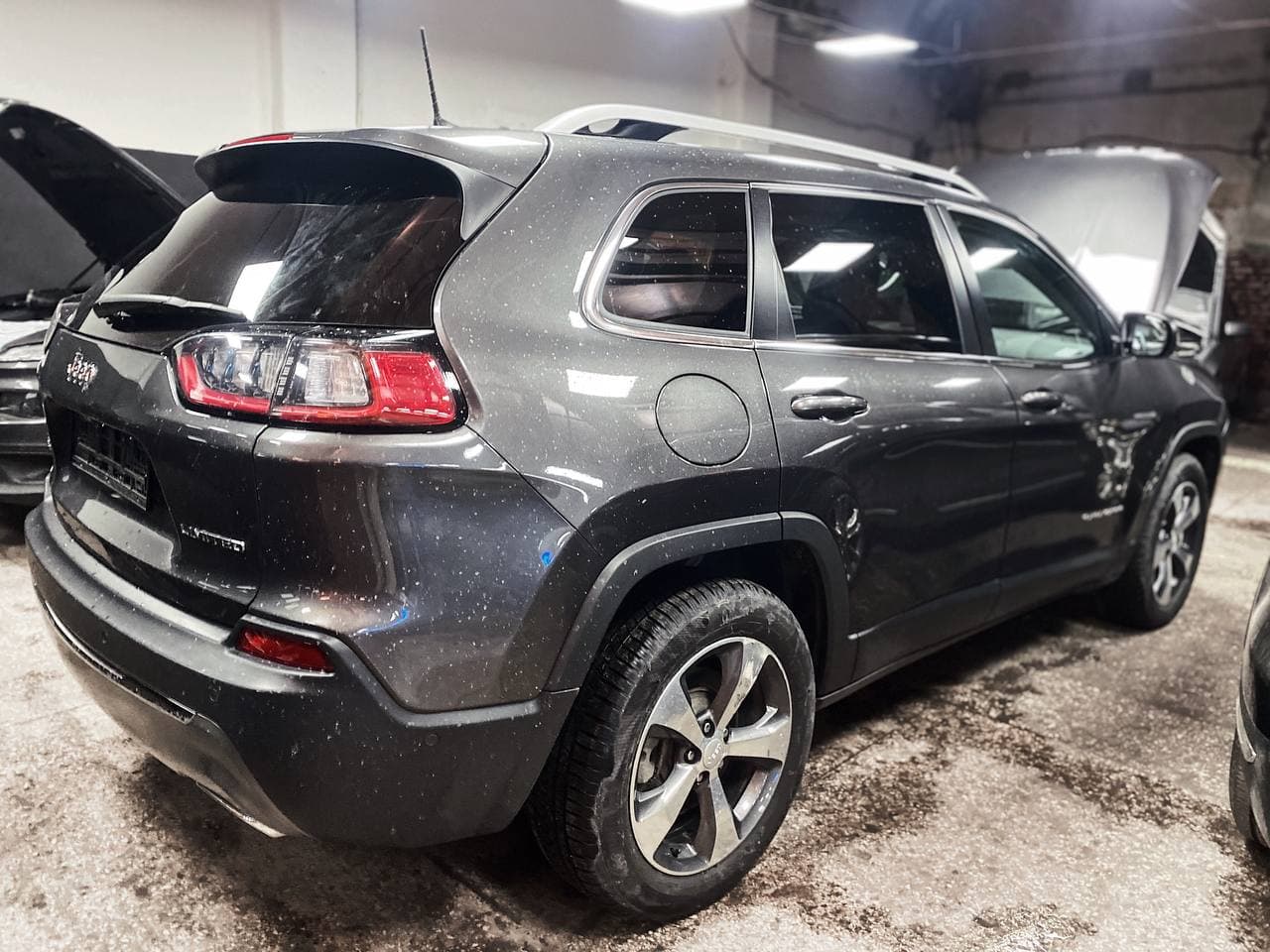 Защита от угона Jeep Cherokee | Авторская установка автосигнализации Призрак на Джип Чероки