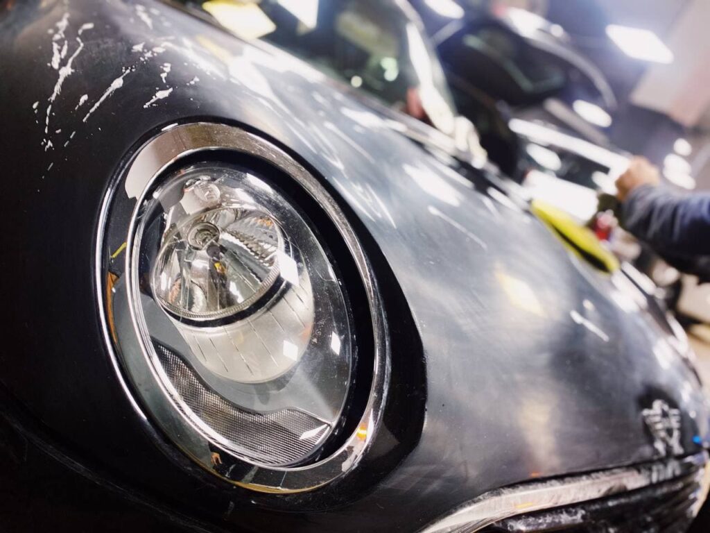 Полировка капота Mini Cooper