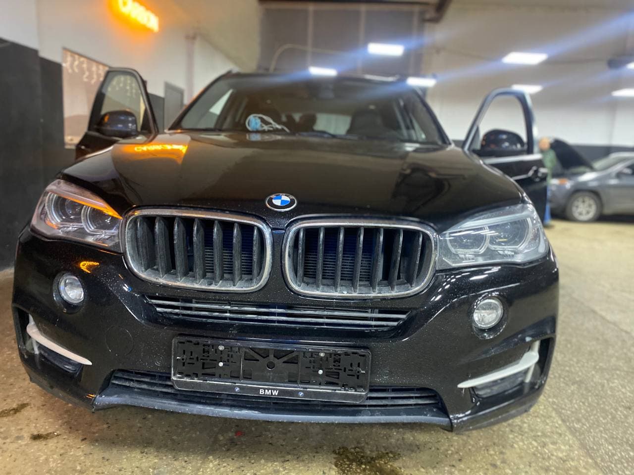 Установка камеры заднего вида на BMW X5 | Камера заднего вида БМВ X5