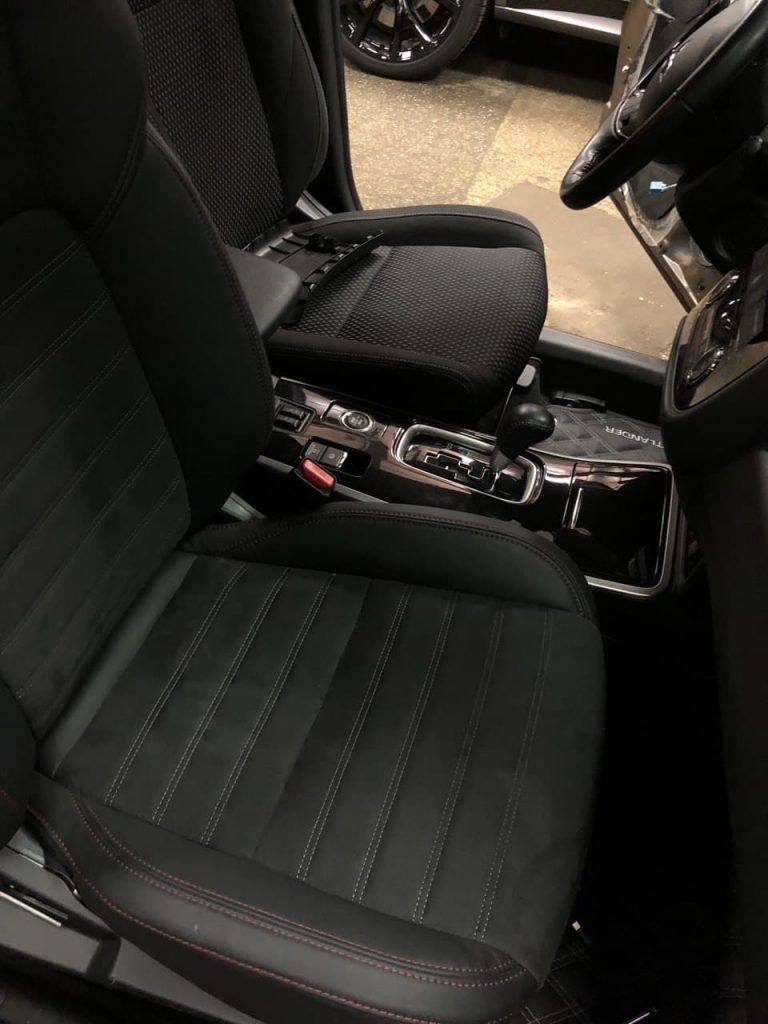 Замена салона автомобиля Mitsubishi Outlander