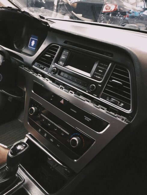 Установка автомагнитолы на Hyundai Sonata