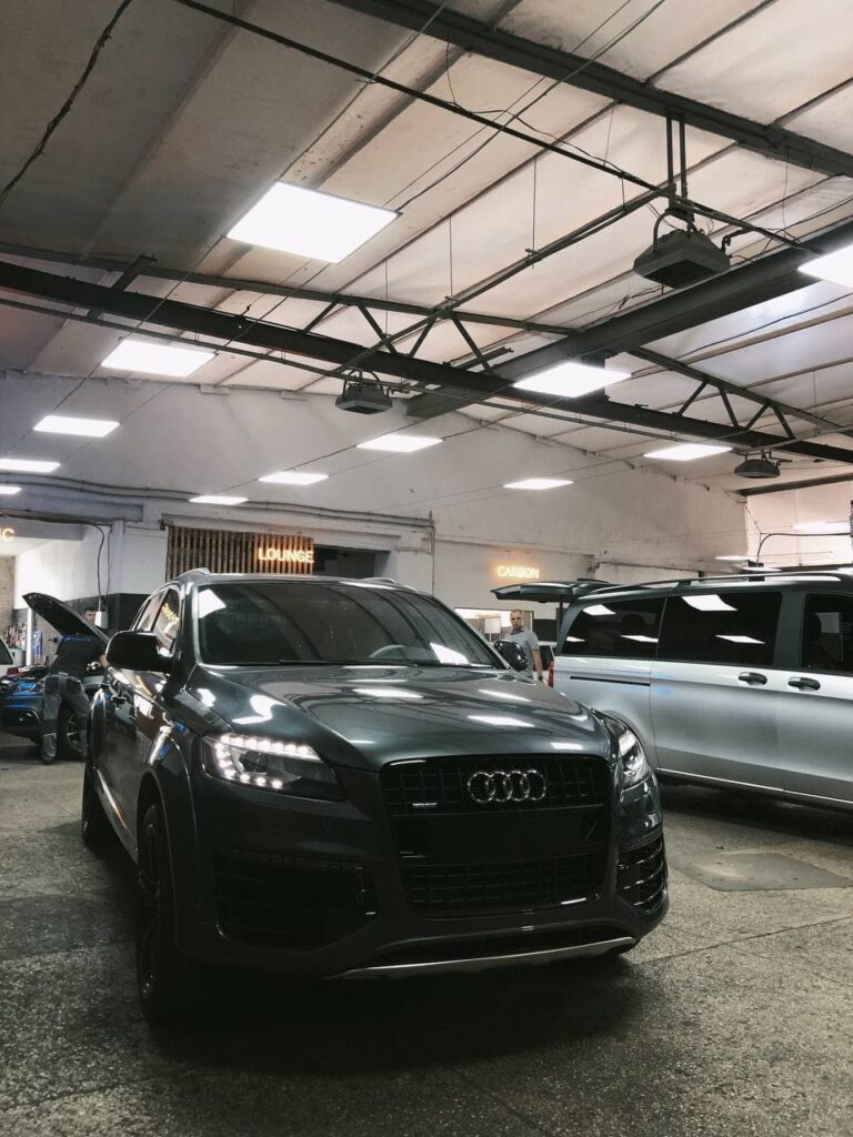 Новое головное устройство на Audi Q7
