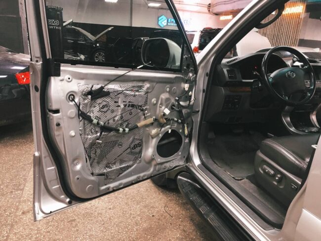 Шумоизоляция дверей Toyota Land Cruiser Prado