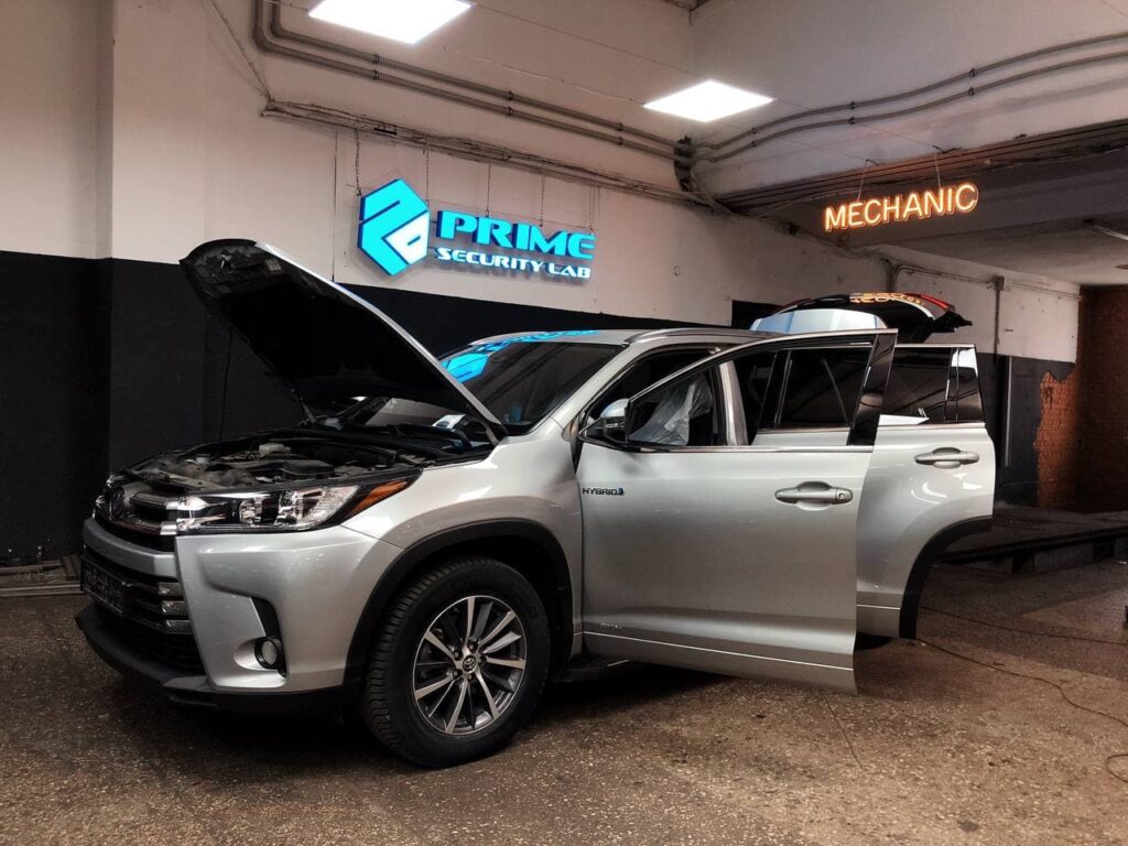 Комплекс работ по Toyota Highlander: защита от угона и установка доп. оборудования