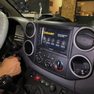 Замена головного устройства на Citroen Berlingo