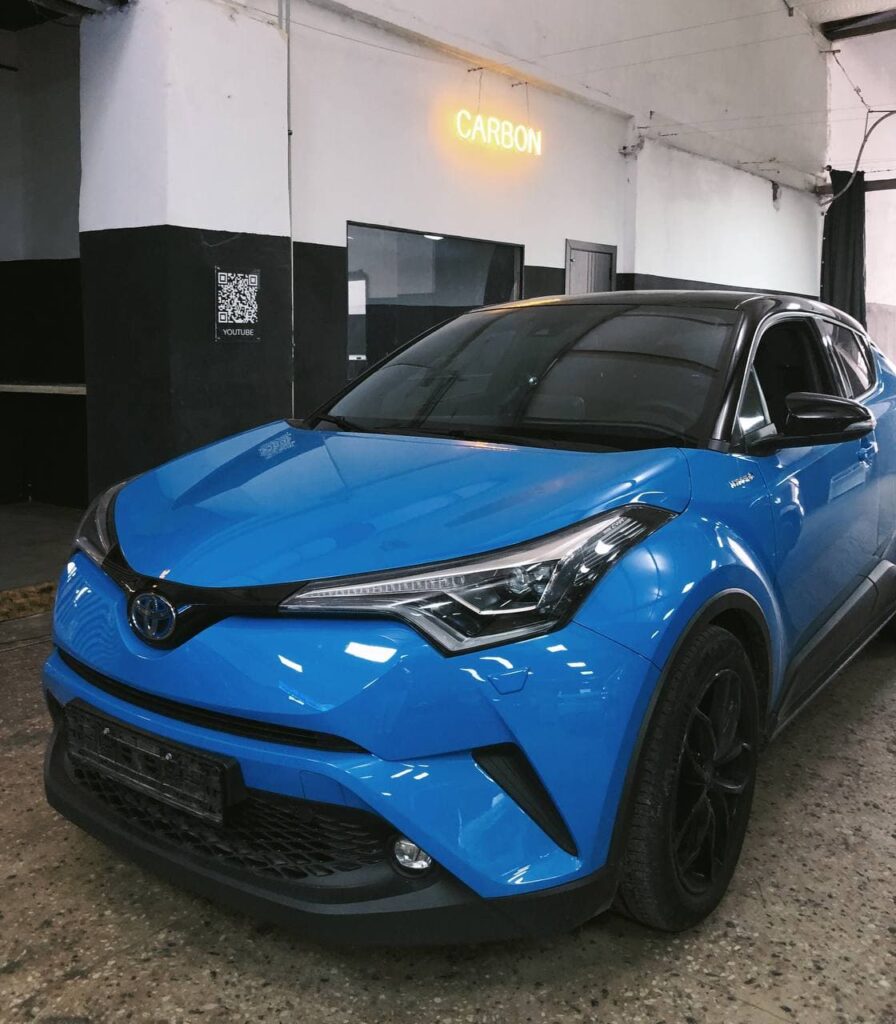 Установка парктроников и камеры заднего вида на Toyota C-HR